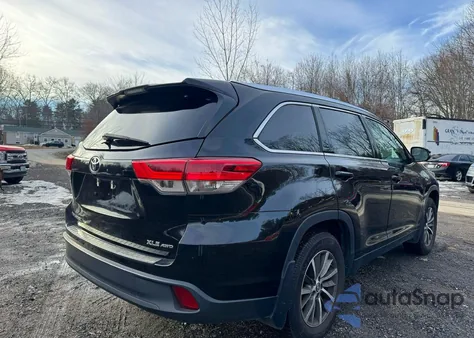 2019 Toyota Highlander Se z USA, uszkodzony, nr VIN 5TDJZRFH6KS616930